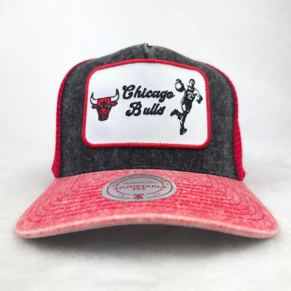 Chicago Bulls Mitchell & Ness NBA Trucker Hat Cap Acid Washed Black Red NWT